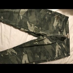 Size 7 Mudd Jeans Camo